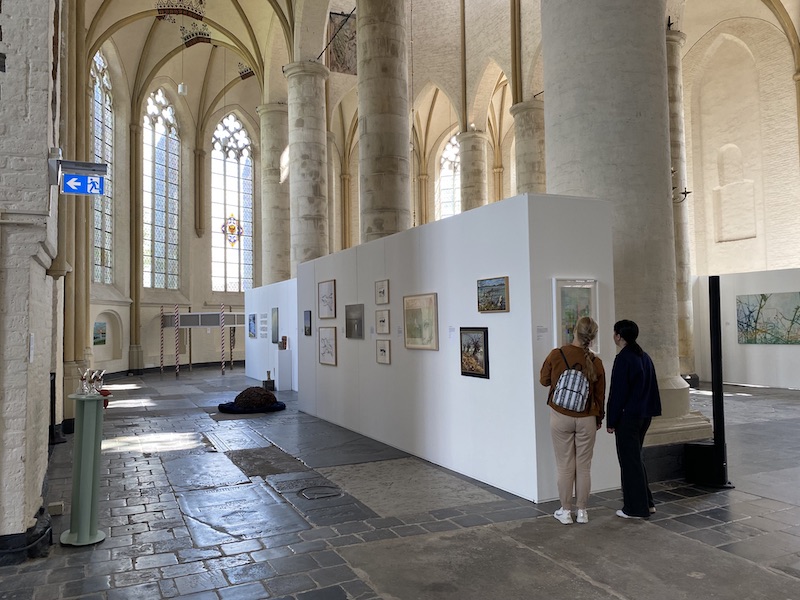 EXPOSITIE NEVENGEUL IN DE BERGKERK IN DEVENTER